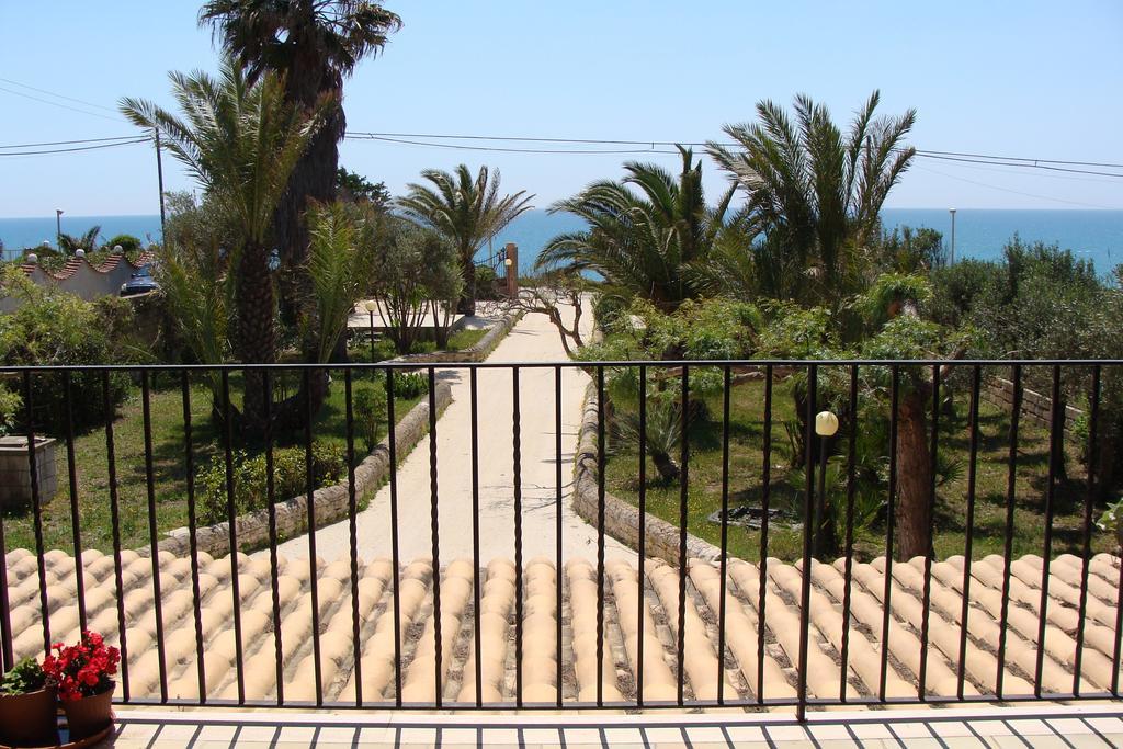 La Villa Rosa Al Mare Pozzallo Szoba fotó