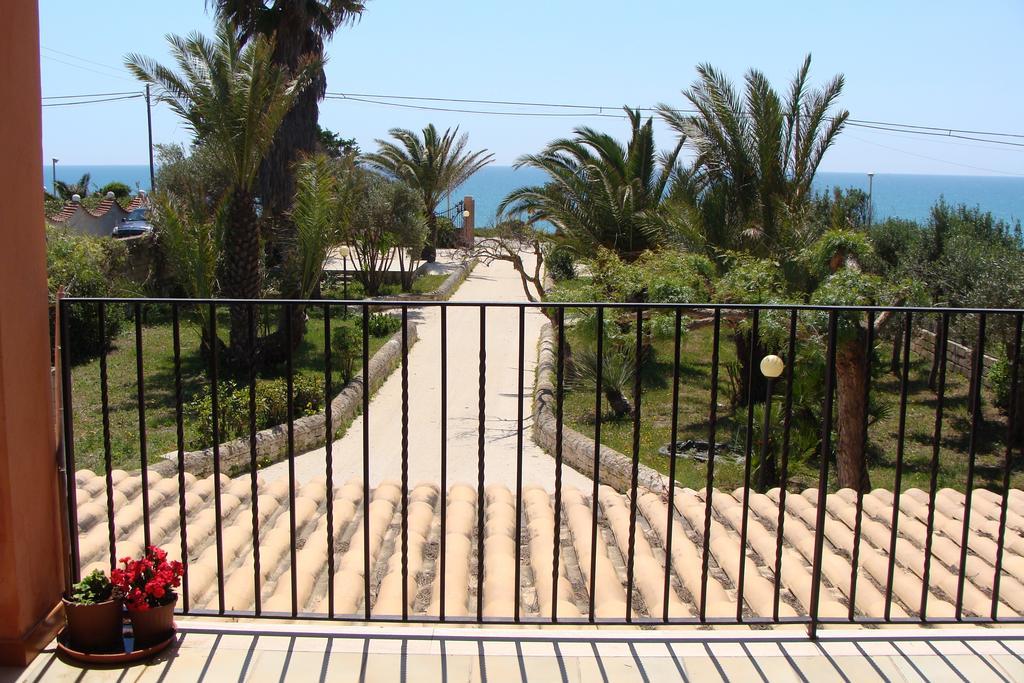 La Villa Rosa Al Mare Pozzallo Szoba fotó