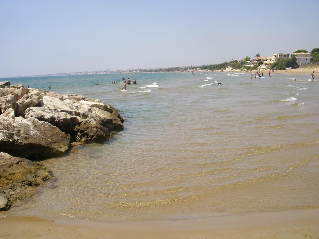 La Villa Rosa Al Mare Pozzallo Szoba fotó